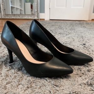 Kelly & Katie Black Pointed Toe Astivia Pump Heels